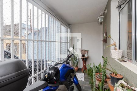 Casa à venda com 110m², 3 quartos e sem vaga Casa à venda com 110m², 3 quartos e sem vagaVaranda