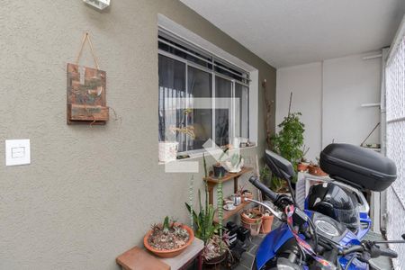 Casa à venda com 110m², 3 quartos e sem vaga Casa à venda com 110m², 3 quartos e sem vagaVaranda