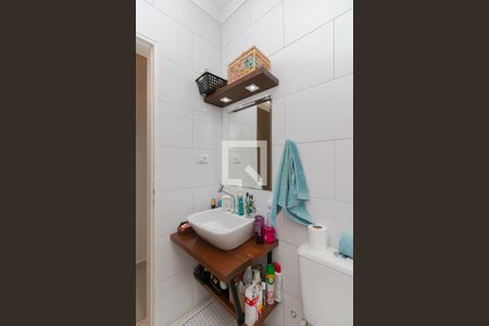 Casa à venda com 110m², 3 quartos e sem vaga Casa à venda com 110m², 3 quartos e sem vagaBanheiro