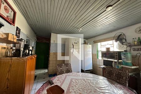 Casa à venda com 80m², 2 quartos e 2 vagasCozinha