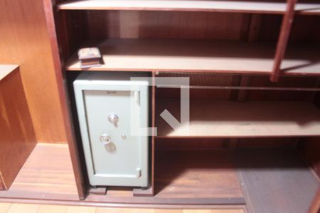 Casa à venda com 650m², 4 quartos e 4 vagasCloset