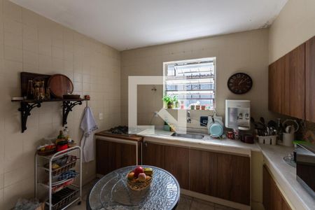 Casa à venda com 480m², 4 quartos e 2 vagasCozinha  2 (segundo andar)