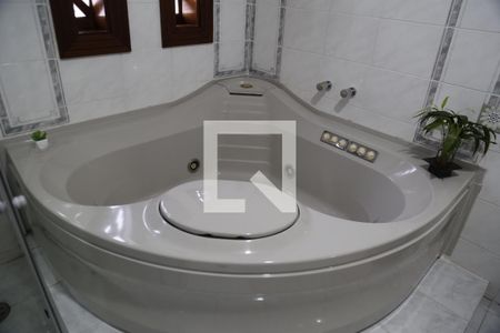 Casa à venda com 350m², 3 quartos e sem vagaBanheiro da Suíte