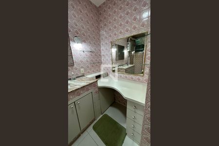 Apartamento para alugar com 83m², 2 quartos e sem vagaBanheiro