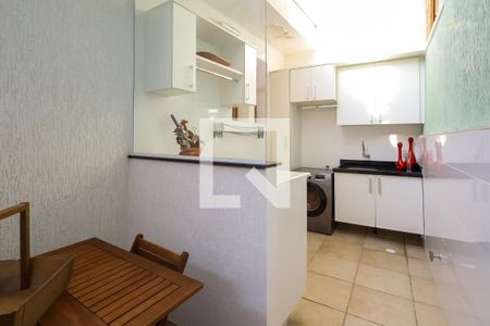 Casa à venda com 198m², 3 quartos e 2 vagas Casa à venda com 198m², 3 quartos e 2 vagasÁrea de Serviço
