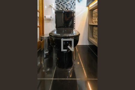 Casa à venda com 198m², 3 quartos e 2 vagas Casa à venda com 198m², 3 quartos e 2 vagasBanheiro Suíte casa 2