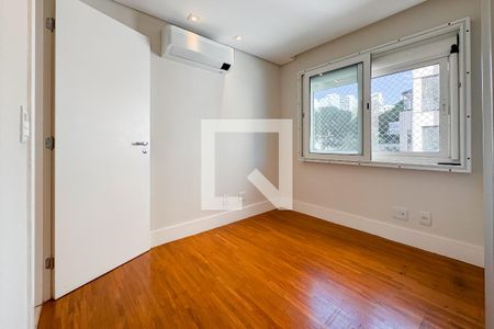 Apartamento à venda com 163m², 3 quartos e 3 vagas Apartamento à venda com 163m², 3 quartos e 3 vagasSuíte 2