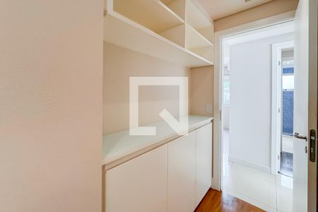 Apartamento à venda com 163m², 3 quartos e 3 vagas Apartamento à venda com 163m², 3 quartos e 3 vagasCloset da Suíte Master
