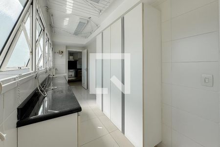 Apartamento à venda com 163m², 3 quartos e 3 vagas Apartamento à venda com 163m², 3 quartos e 3 vagasÁrea de Serviço