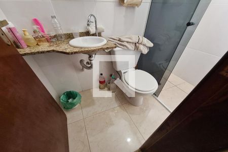 Casa à venda com 95m², 3 quartos e 2 vagasBanheiro