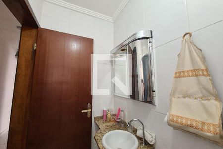 Casa à venda com 95m², 3 quartos e 2 vagasBanheiro