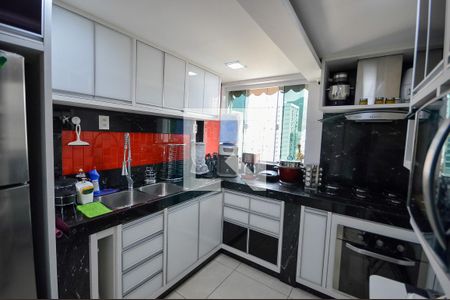 Apartamento à venda com 127m², 3 quartos e 2 vagas Apartamento à venda com 127m², 3 quartos e 2 vagasCozinha