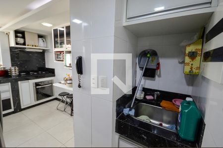 Apartamento à venda com 127m², 3 quartos e 2 vagas Apartamento à venda com 127m², 3 quartos e 2 vagasCozinha