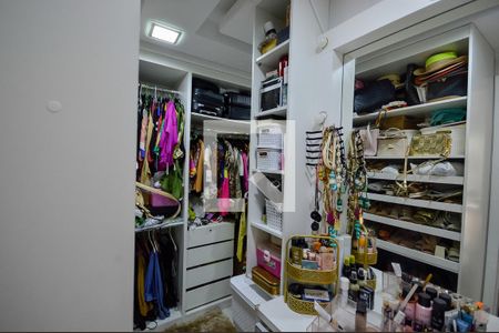 Apartamento à venda com 127m², 3 quartos e 2 vagas Apartamento à venda com 127m², 3 quartos e 2 vagasCloset da Suíte 1