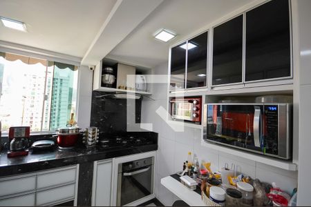 Apartamento à venda com 127m², 3 quartos e 2 vagas Apartamento à venda com 127m², 3 quartos e 2 vagasCozinha