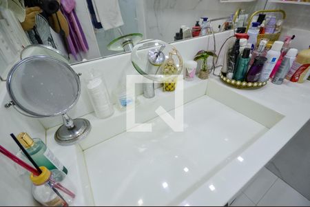 Apartamento à venda com 127m², 3 quartos e 2 vagas Apartamento à venda com 127m², 3 quartos e 2 vagasBanheiro da Suíte 1