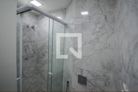 Apartamento à venda com 127m², 3 quartos e 2 vagas Apartamento à venda com 127m², 3 quartos e 2 vagasBanheiro da Suíte 2