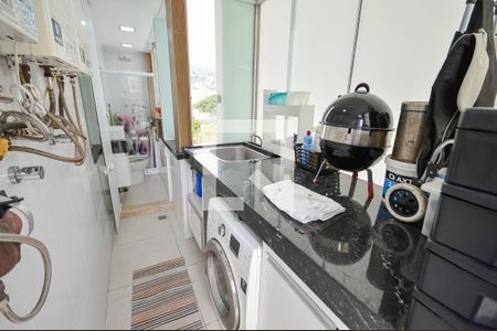 Apartamento à venda com 127m², 3 quartos e 2 vagas Apartamento à venda com 127m², 3 quartos e 2 vagasÁrea de Serviço