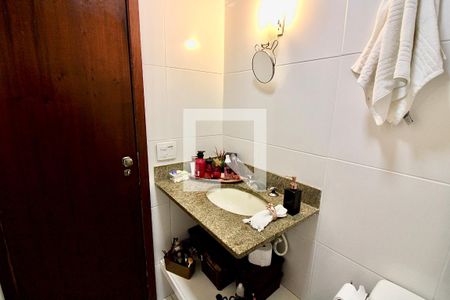 Apartamento à venda com 145m², 4 quartos e 2 vagas Apartamento à venda com 145m², 4 quartos e 2 vagasLavabo