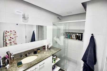 Apartamento à venda com 145m², 4 quartos e 2 vagas Apartamento à venda com 145m², 4 quartos e 2 vagasBanheiro Social