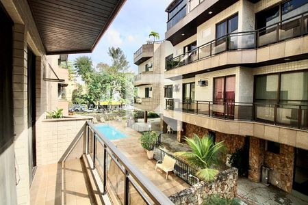 Apartamento à venda com 145m², 4 quartos e 2 vagas Apartamento à venda com 145m², 4 quartos e 2 vagasVaranda da Quarto 1