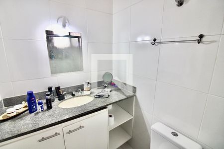 Apartamento à venda com 145m², 4 quartos e 2 vagas Apartamento à venda com 145m², 4 quartos e 2 vagasBanheiro da Suíte