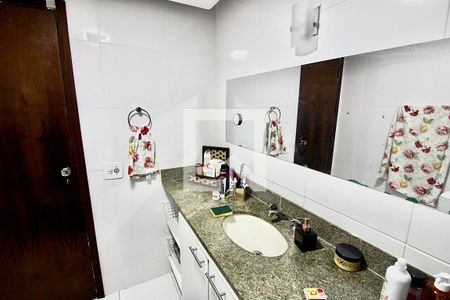 Apartamento à venda com 145m², 4 quartos e 2 vagas Apartamento à venda com 145m², 4 quartos e 2 vagasBanheiro Social