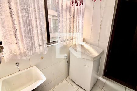 Apartamento à venda com 145m², 4 quartos e 2 vagas Apartamento à venda com 145m², 4 quartos e 2 vagasÁrea de Serviço