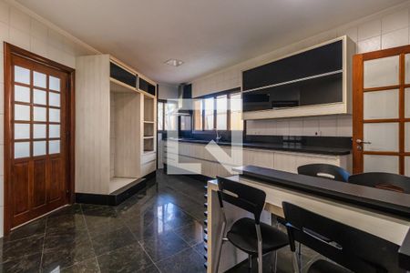 Casa de condomínio para alugar com 800m², 4 quartos e 6 vagas Casa de condomínio para alugar com 800m², 4 quartos e 6 vagasCozinha