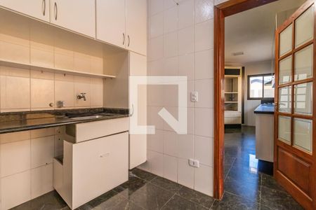 Casa de condomínio para alugar com 800m², 4 quartos e 6 vagas Casa de condomínio para alugar com 800m², 4 quartos e 6 vagasÁrea de Serviço