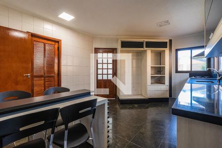 Casa de condomínio para alugar com 800m², 4 quartos e 6 vagas Casa de condomínio para alugar com 800m², 4 quartos e 6 vagasCozinha