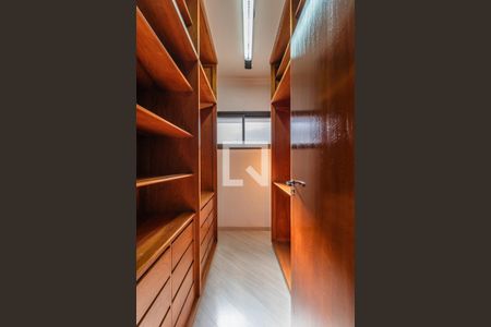 Casa de condomínio para alugar com 800m², 4 quartos e 6 vagas Casa de condomínio para alugar com 800m², 4 quartos e 6 vagasSuíte 3