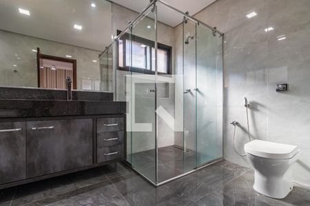 Casa de condomínio para alugar com 800m², 4 quartos e 6 vagas Casa de condomínio para alugar com 800m², 4 quartos e 6 vagasBanheiro da Suíte 3