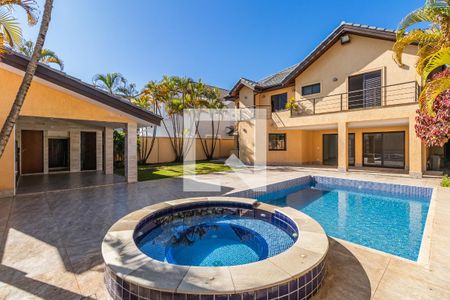 Casa de condomínio para alugar com 800m², 4 quartos e 6 vagas Casa de condomínio para alugar com 800m², 4 quartos e 6 vagasÁrea Externa