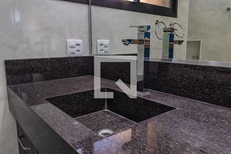 Casa de condomínio para alugar com 800m², 4 quartos e 6 vagas Casa de condomínio para alugar com 800m², 4 quartos e 6 vagasBanheiro da Suíte 3