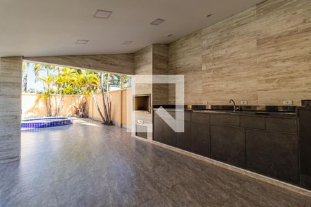 Casa de condomínio para alugar com 800m², 4 quartos e 6 vagas Casa de condomínio para alugar com 800m², 4 quartos e 6 vagasÁrea Externa