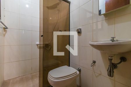 Casa de condomínio para alugar com 800m², 4 quartos e 6 vagas Casa de condomínio para alugar com 800m², 4 quartos e 6 vagasBanheiro da Suíte de Serviço