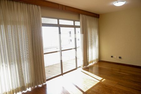 Sala de apartamento para alugar com 4 quartos, 189m² em Vila Bastos, Santo André