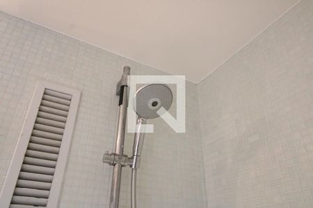 Apartamento para alugar com 70m², 2 quartos e 1 vagaDetalhe banheiro social 