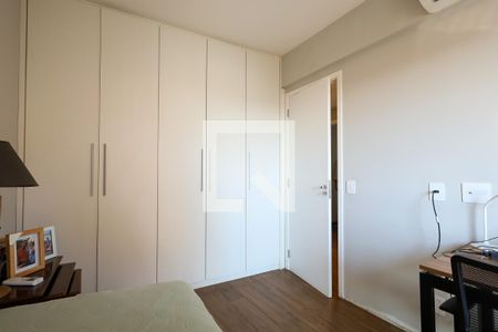Apartamento à venda com 130m², 3 quartos e 3 vagas Apartamento à venda com 130m², 3 quartos e 3 vagasQuarto 1