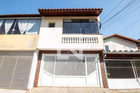 Casa à venda com 266m², 3 quartos e 2 vagasFachada