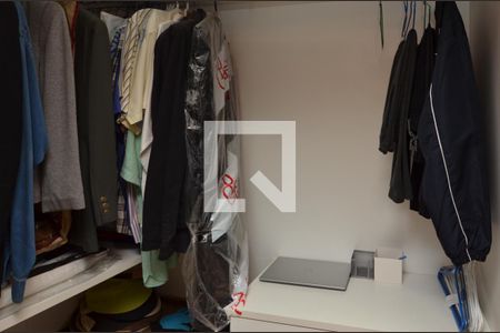 Apartamento à venda com 370m², 4 quartos e 3 vagasSuíte 2 - closet