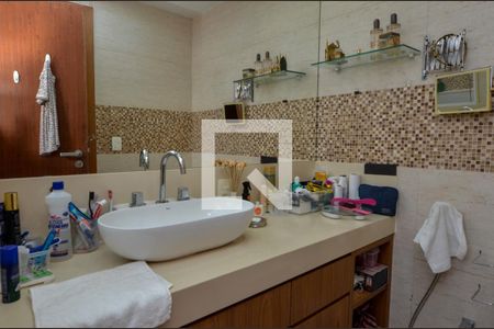 Apartamento à venda com 370m², 4 quartos e 3 vagasBanheiro da Suíte 1