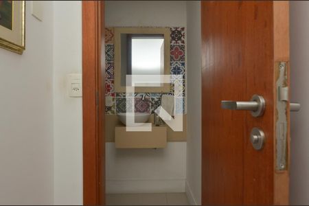 Apartamento à venda com 370m², 4 quartos e 3 vagasLavabo