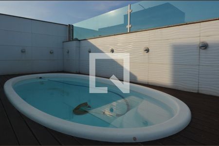 Apartamento à venda com 370m², 4 quartos e 3 vagasÁrea comum - Piscina