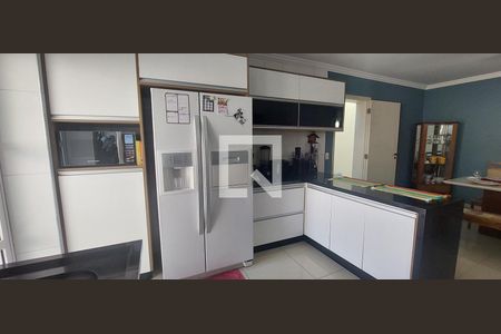 Casa à venda com 250m², 3 quartos e 5 vagas Casa à venda com 250m², 3 quartos e 5 vagasCozinha