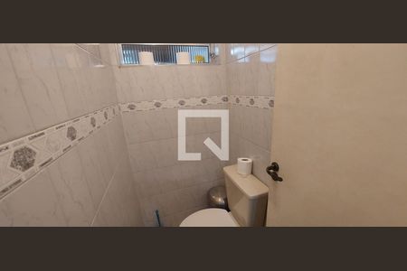 Casa à venda com 250m², 3 quartos e 5 vagas Casa à venda com 250m², 3 quartos e 5 vagasBanheiro 4