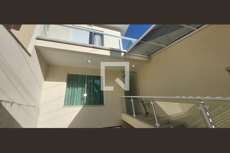 Casa à venda com 250m², 3 quartos e 5 vagas Casa à venda com 250m², 3 quartos e 5 vagasFachada