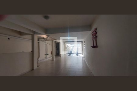 Casa à venda com 250m², 3 quartos e 5 vagas Casa à venda com 250m², 3 quartos e 5 vagasGaragem