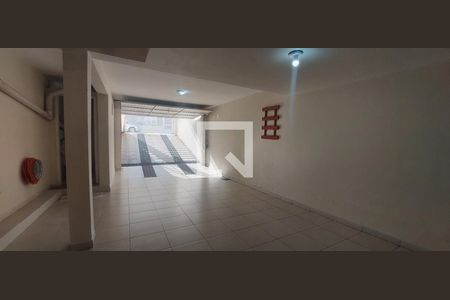 Casa à venda com 250m², 3 quartos e 5 vagas Casa à venda com 250m², 3 quartos e 5 vagasGaragem